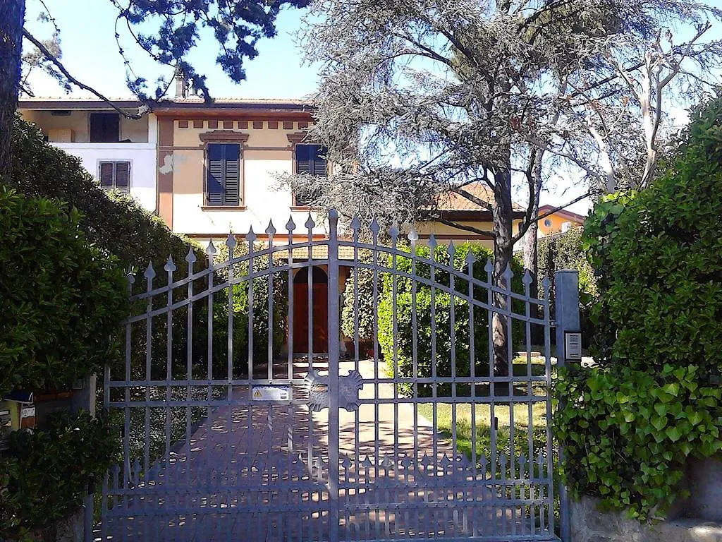 La Villa Di Lorenzo Torre del Lago Puccini